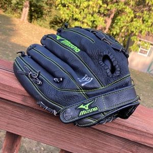 EUC MIZUNO 12 inch Fastpitch Left handed Softball Glove